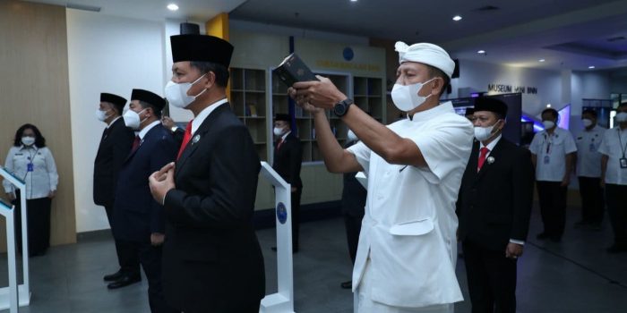 r. Petrus Reinhard Golose Lakukan Rotasi dan Promosi Sembilan Pejabat BNN RI