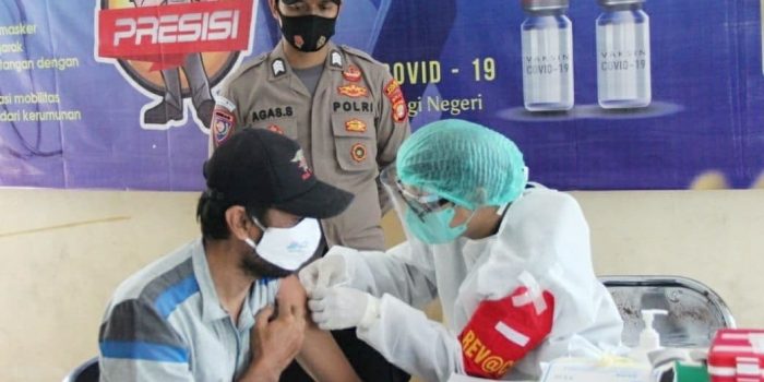 Polres Kep Seribu Sukseskan Gelar Program Vaksinasi Massal Covid-19 Nasional