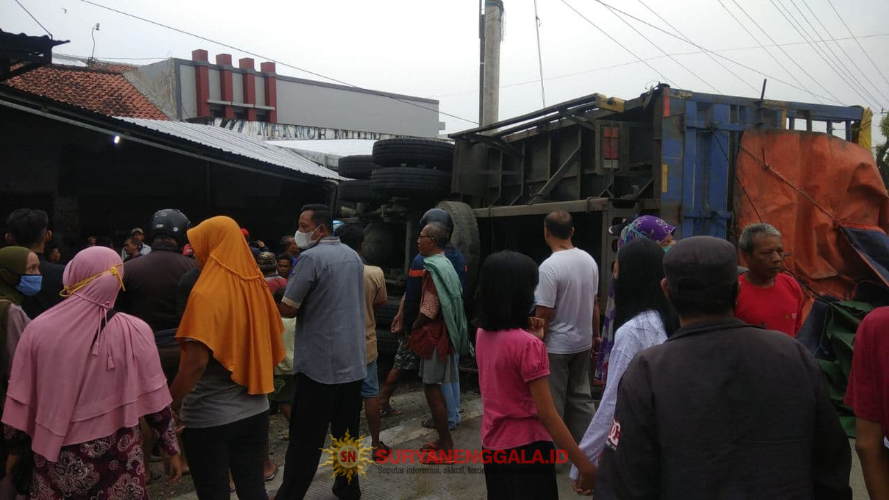 Kembali Insiden Diduga Rem Blong Terjadi Usai Melintas di Jalur Fly Over Kretek Paguyangan 