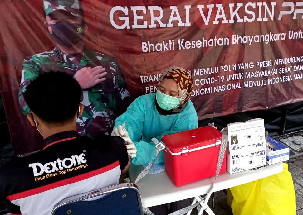 Suntik 33 Peserta Vaksin di Gerai Presisi Polres Kepulauan Seribu