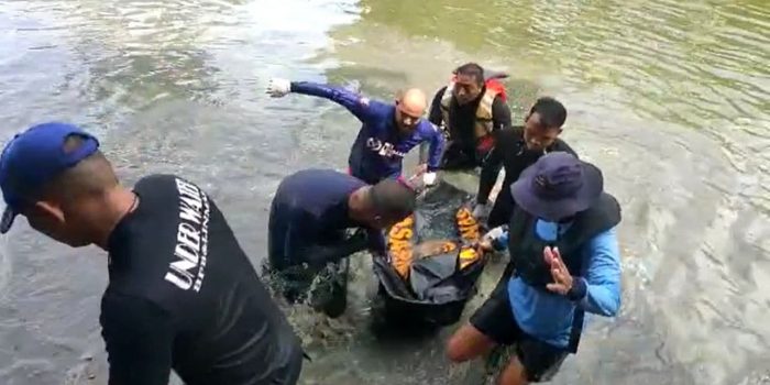 Remaja Tenggelam Saat Cari HP di Sungai Kalimas Surabaya