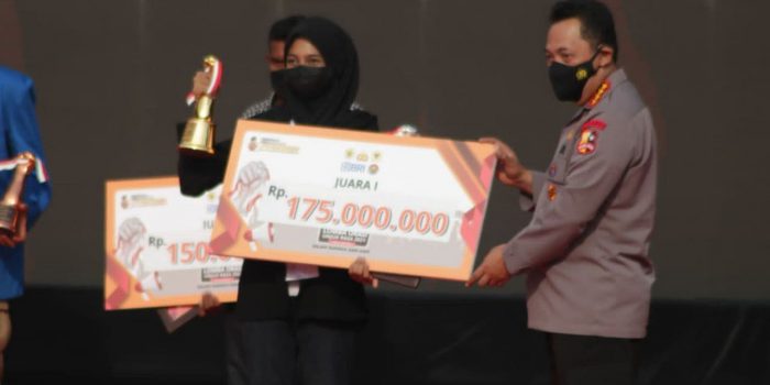 Unesa Juara 1 Lomba Orasi Piala Kapolri