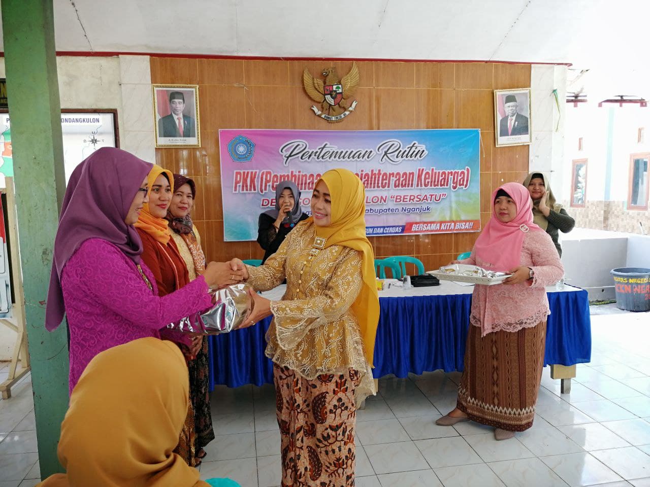 Lomba Mode ala Desa Gondang Kulon Peringati Hari Ibu