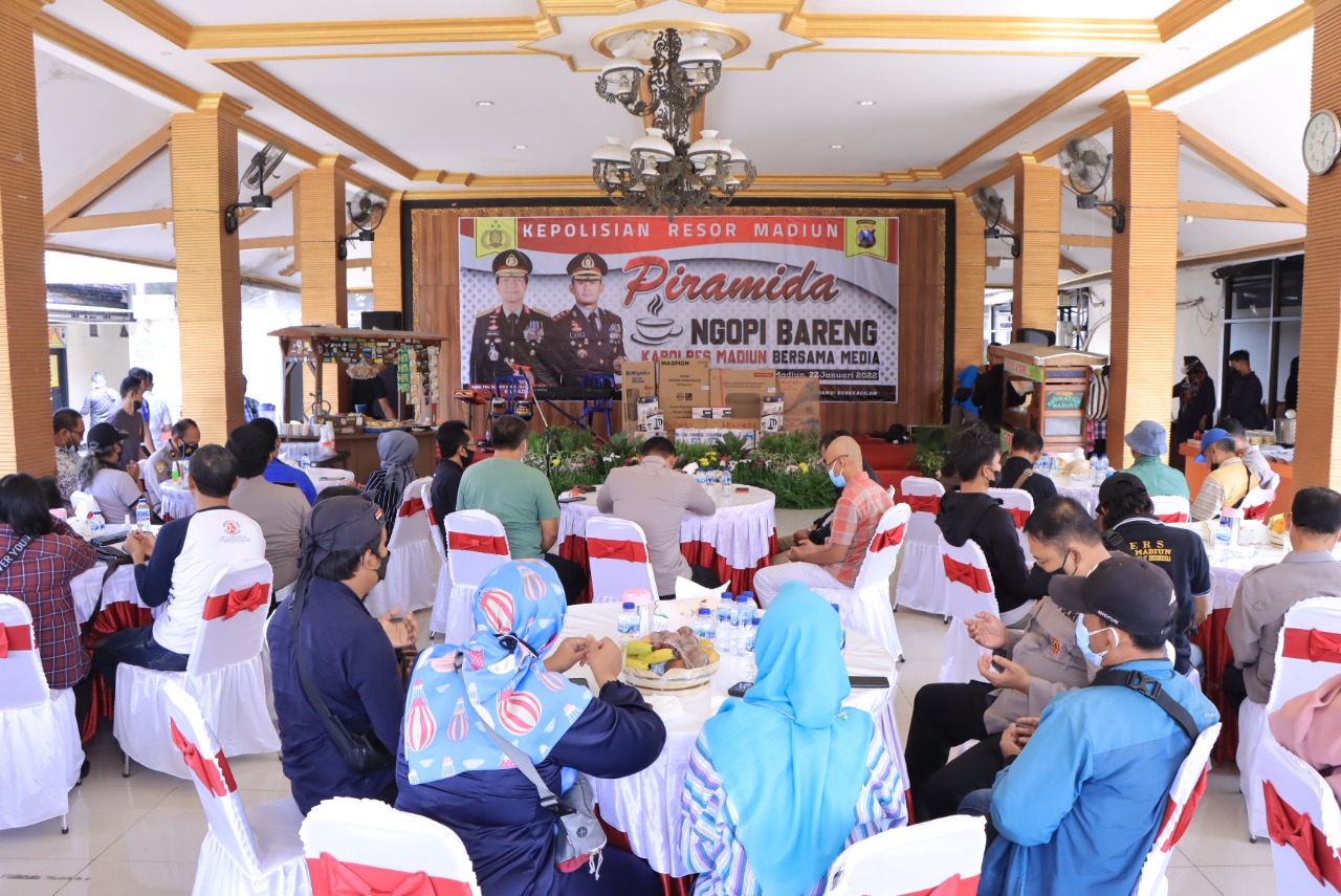 Perkenalan Kapolres Madiun Menggelar Piramida Di Joglo Polres Madiun