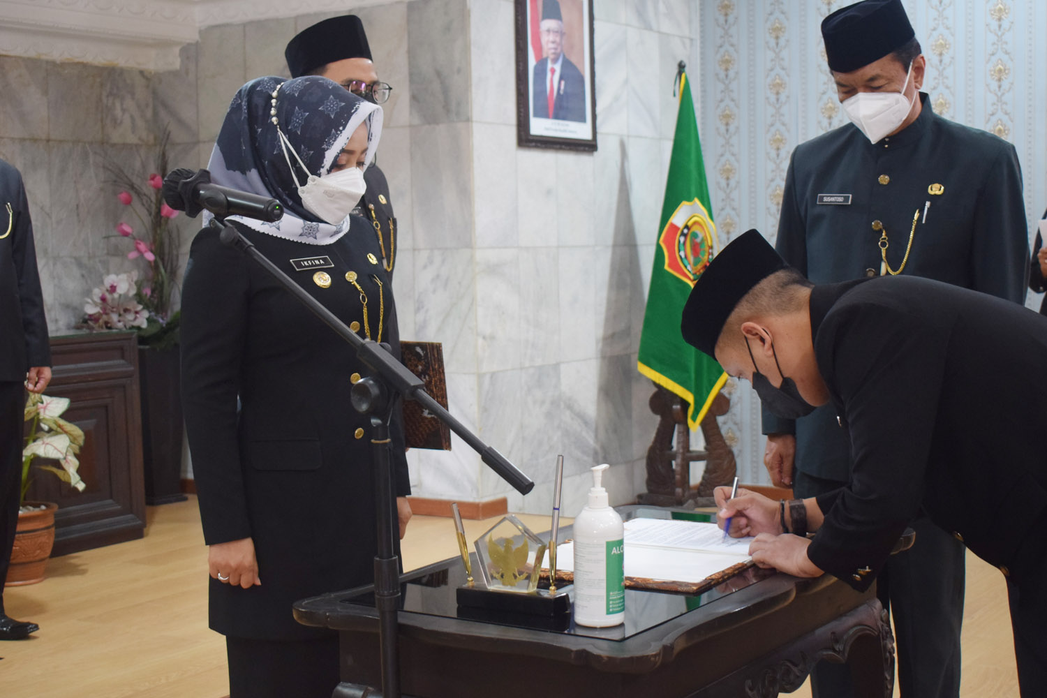 Lantik Kepala Dinas dan Jafung, Bupati Mojokerto Minta Wujudkan Pelayanan Publik Yang Berkualitas dan Prima