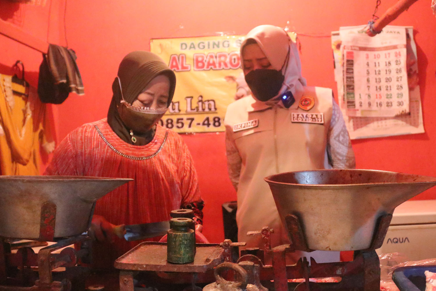 Jelang Hari Raya Idul Fitri, Bupati Mojokerto Cek Daging Layak Konsumsi di Pasar Kemlagi