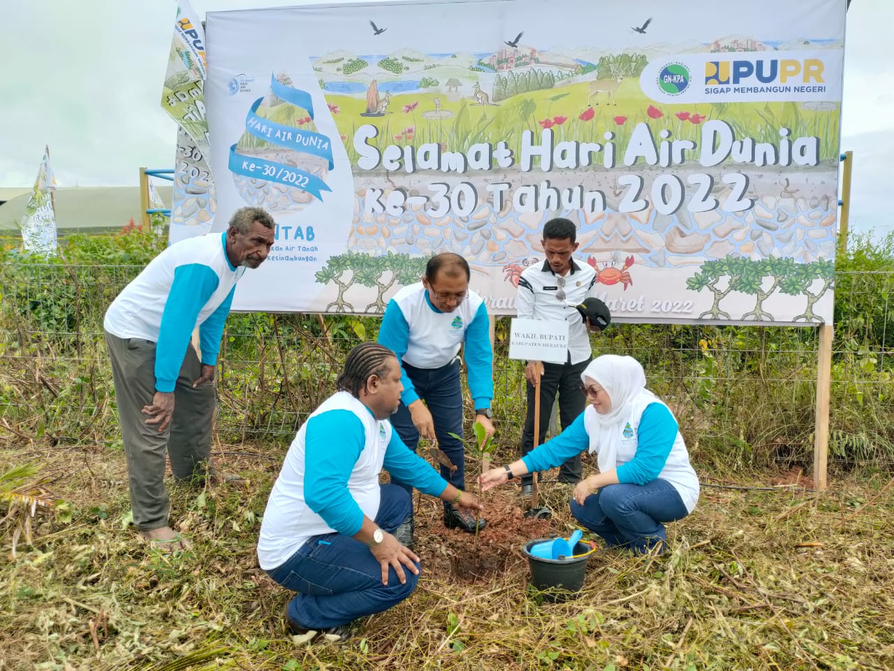 Korem 174/ATW Ikut Penanaman Pohon Secara Serentak Dan Peringatan Hari Air Dunia Ke-30 Tahun 2022