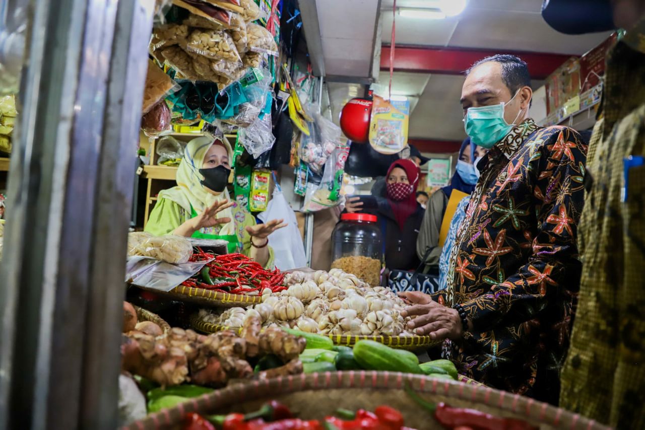 Ngatiyana Sidak Pasar Tradisional Dan Modern, Pastikan Stabilitas Harga Kebutuhan Pokok Jelang Lebaran