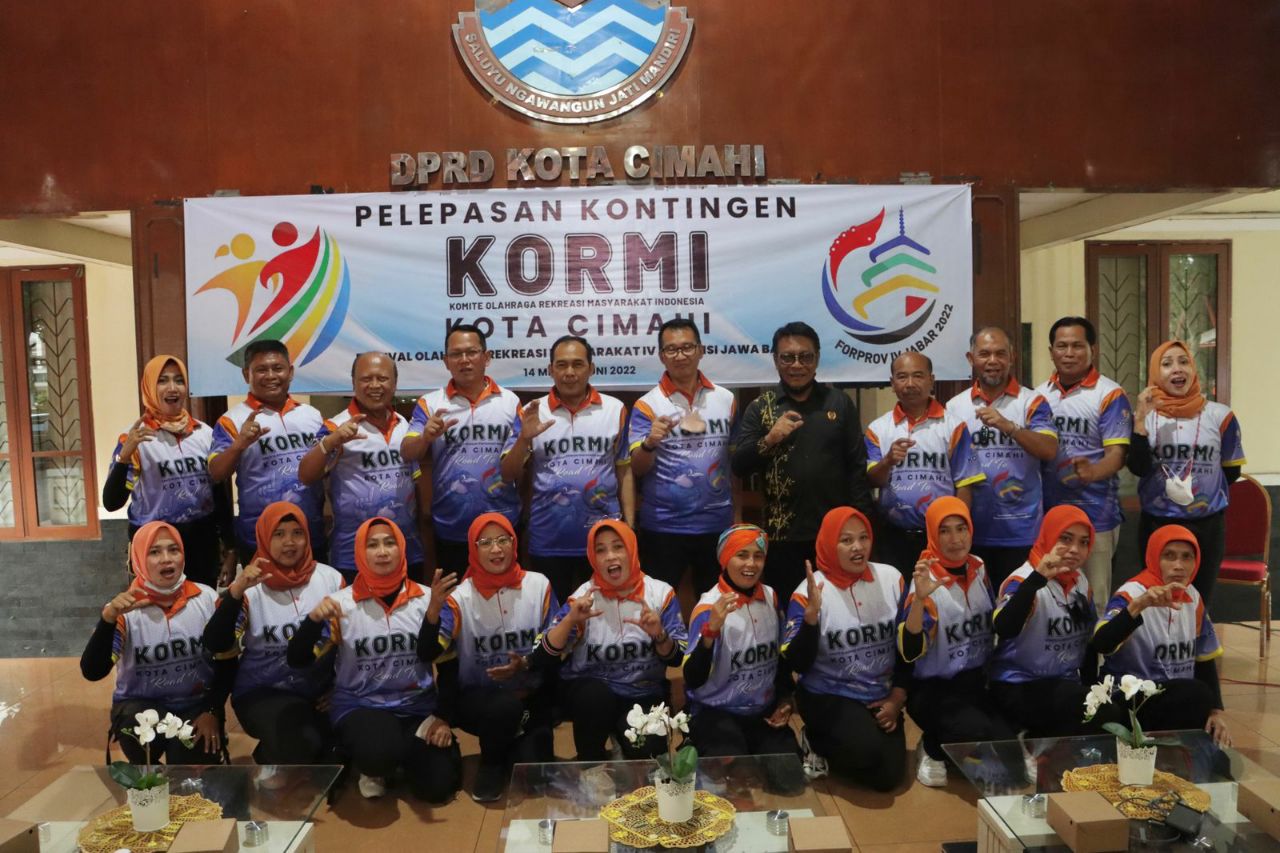 Ngatiyana Secara Resmi Melepas 56 Atlet KORMI Kota Cimahi Menuju Forprov IV Tahun 2022