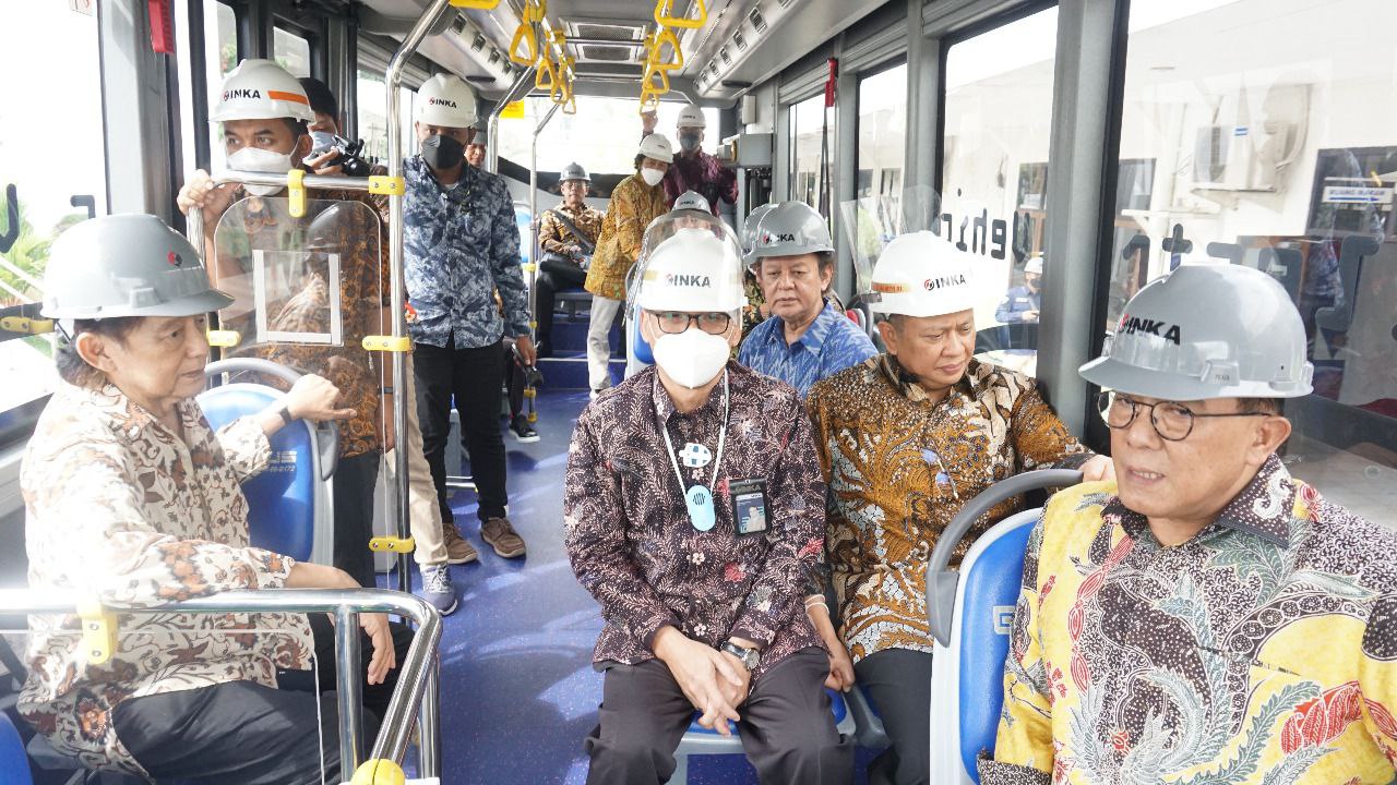 Ketua MPR RI Bambang Soesatyo Menyempatkan Berkunjung ke PT INKA (Persero) di Madiun