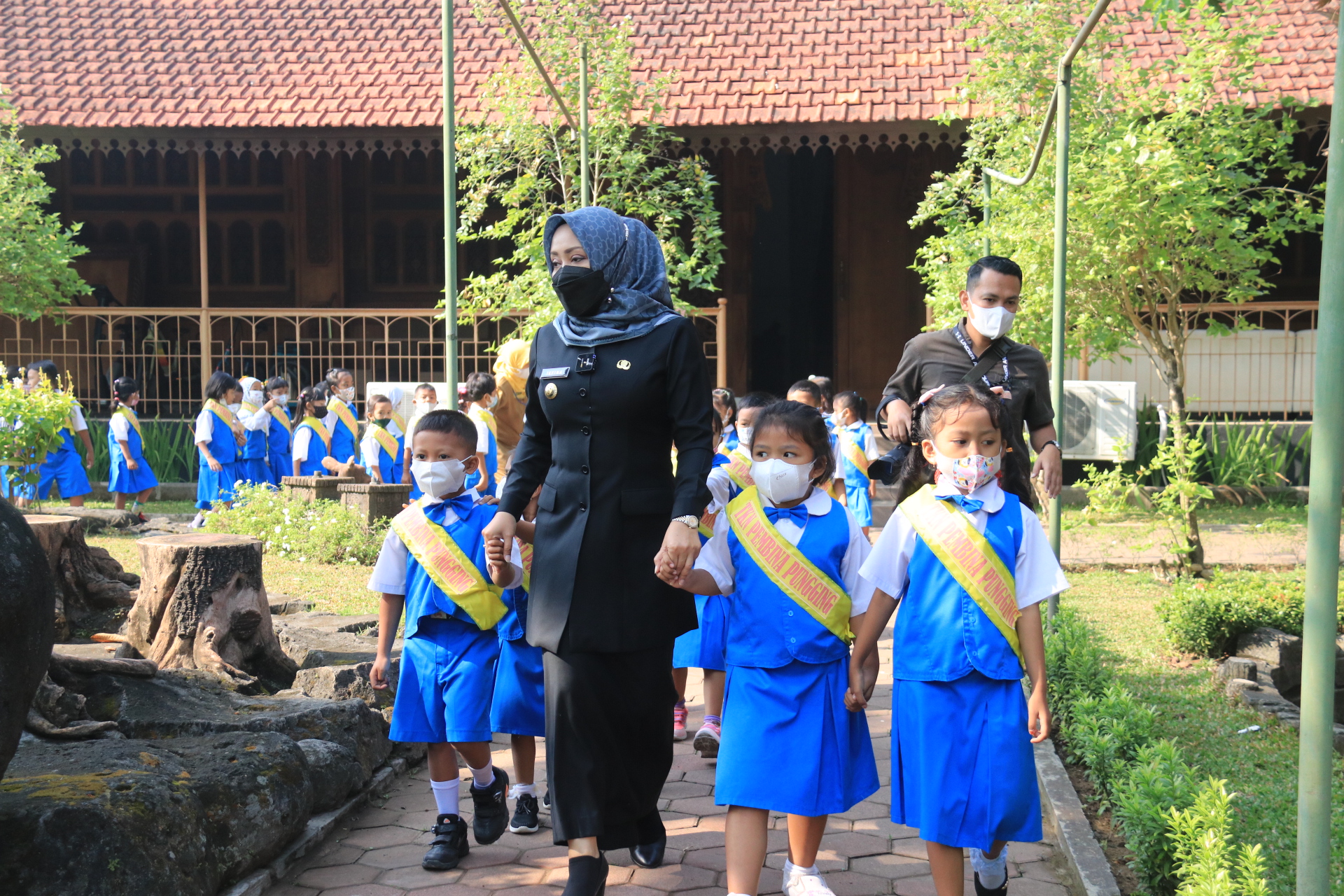 Kenalkan Profesi Pada Anak Usia Dini, Bupati Ikfina Menyambut Kedatangan TKN Pembina Pungging