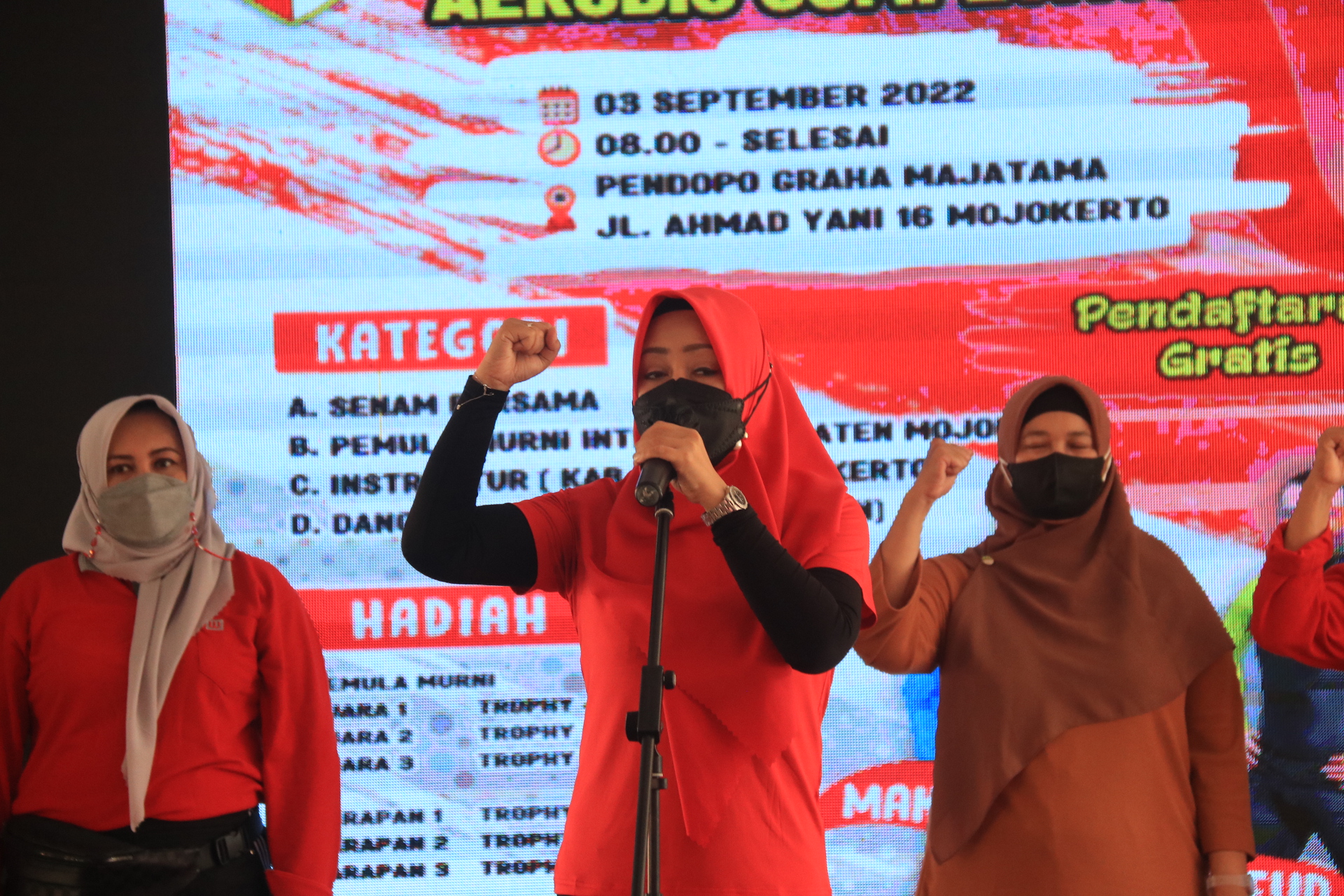 Semarakkan HUT Ke-77 RI, Bupati Ikfina Buka Gebyar Merah Putih Aerobic Competition