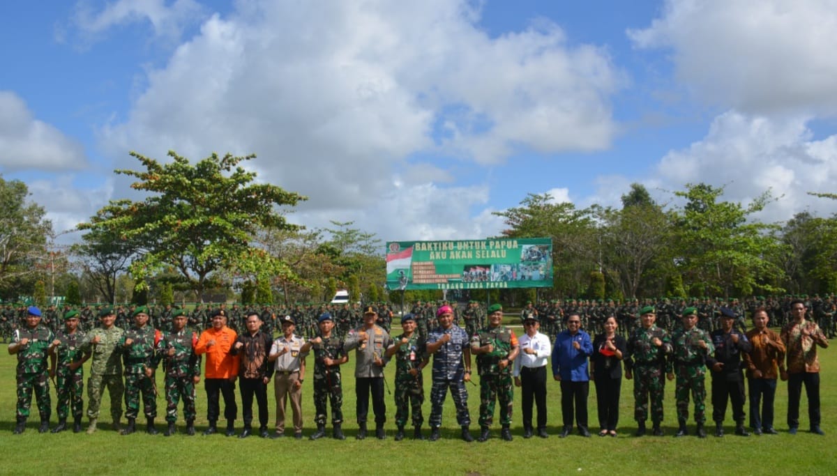 Dankolakops Korem 174/ATW Pimpin Serah Terima Satgas Pamtas RI-PNG Sektor Selatan