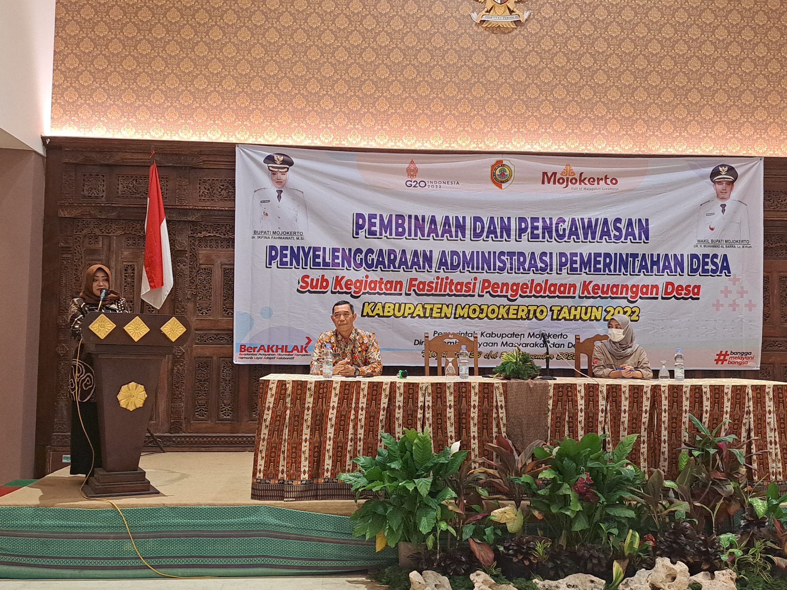 Bupati Mojokerto Hadiri Pembinaan Penyelenggaraan Administrasi Desa