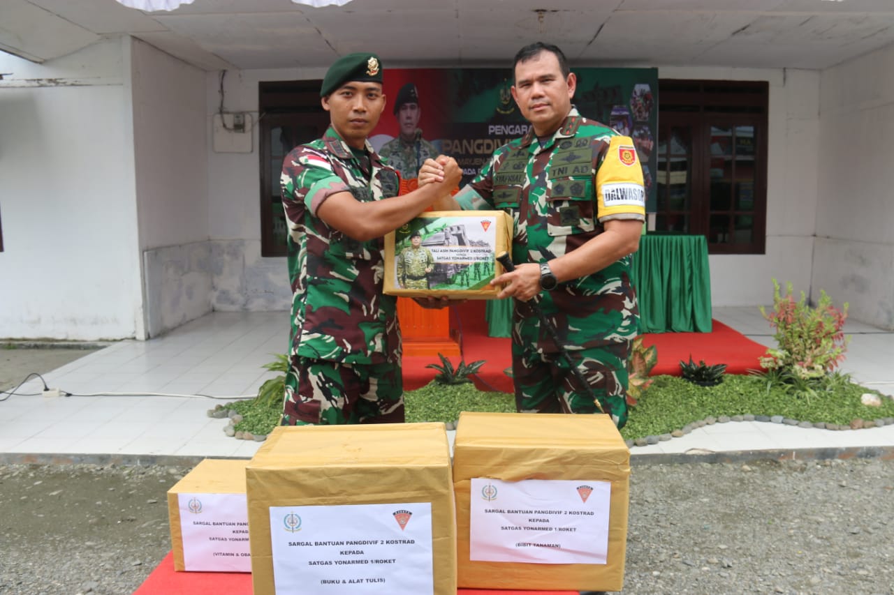 Satgas Yonarmed 1 Kostrad Terima Kunjungan Pangdivif 2 Kostrad di Provinsi Maluku