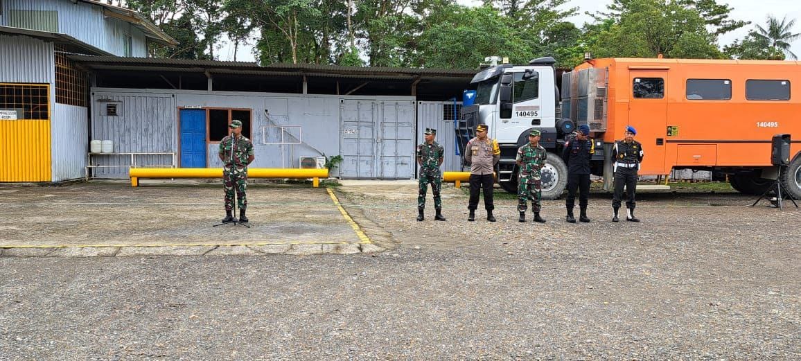 Sambut Kunjungan Kerja Panglima TNI Dan Kapolri, Dandim 1710/Mimika Pimpin Apel Gabungan Gelar Pasukan