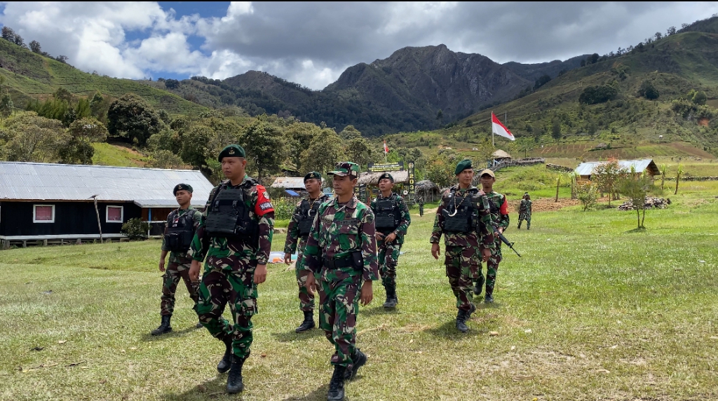 MCK Yang Dibuat Untuk Gereja Lawanom Diresmikan Oleh Satgas Yonif Mekanis 203/AK