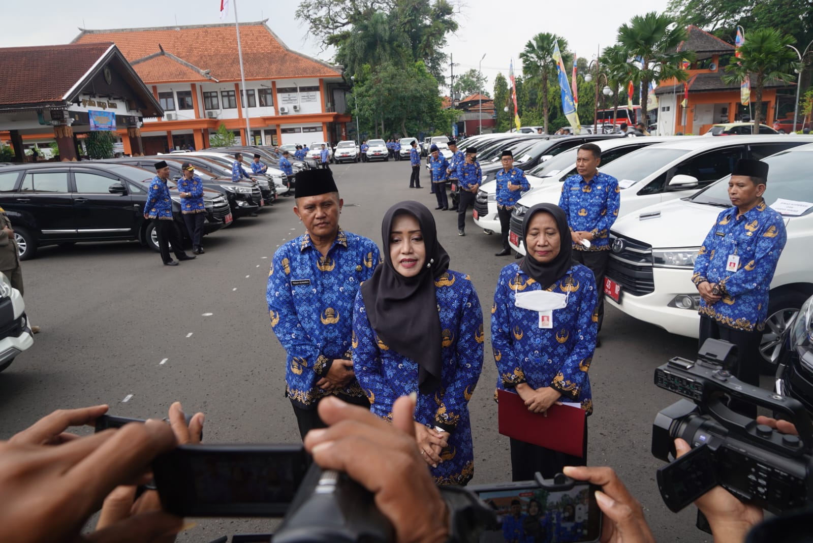 Jelang Cuti Bersama Lebaran 2023, Pemkab Mojokerto Gelar Apel dan Inpeksi Kendaraan Dinas Roda empat