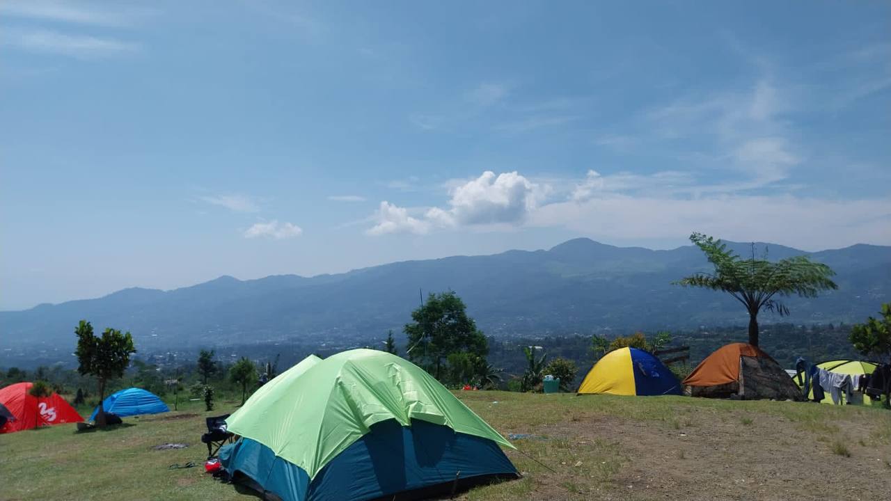 Camping Ground Bukit Saung Geulis Joglo; Memanjakan Pengunjung Dengan Keindahan Gunung Pangrango