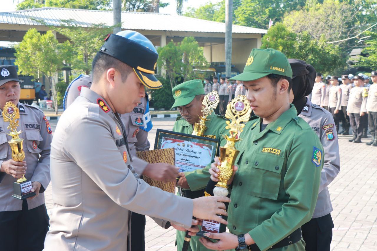 Polres Nganjuk Gelar Apel Ketua Satkamling, Kapolres Nganjuk : Harus Bisa Menjadi Cooling System