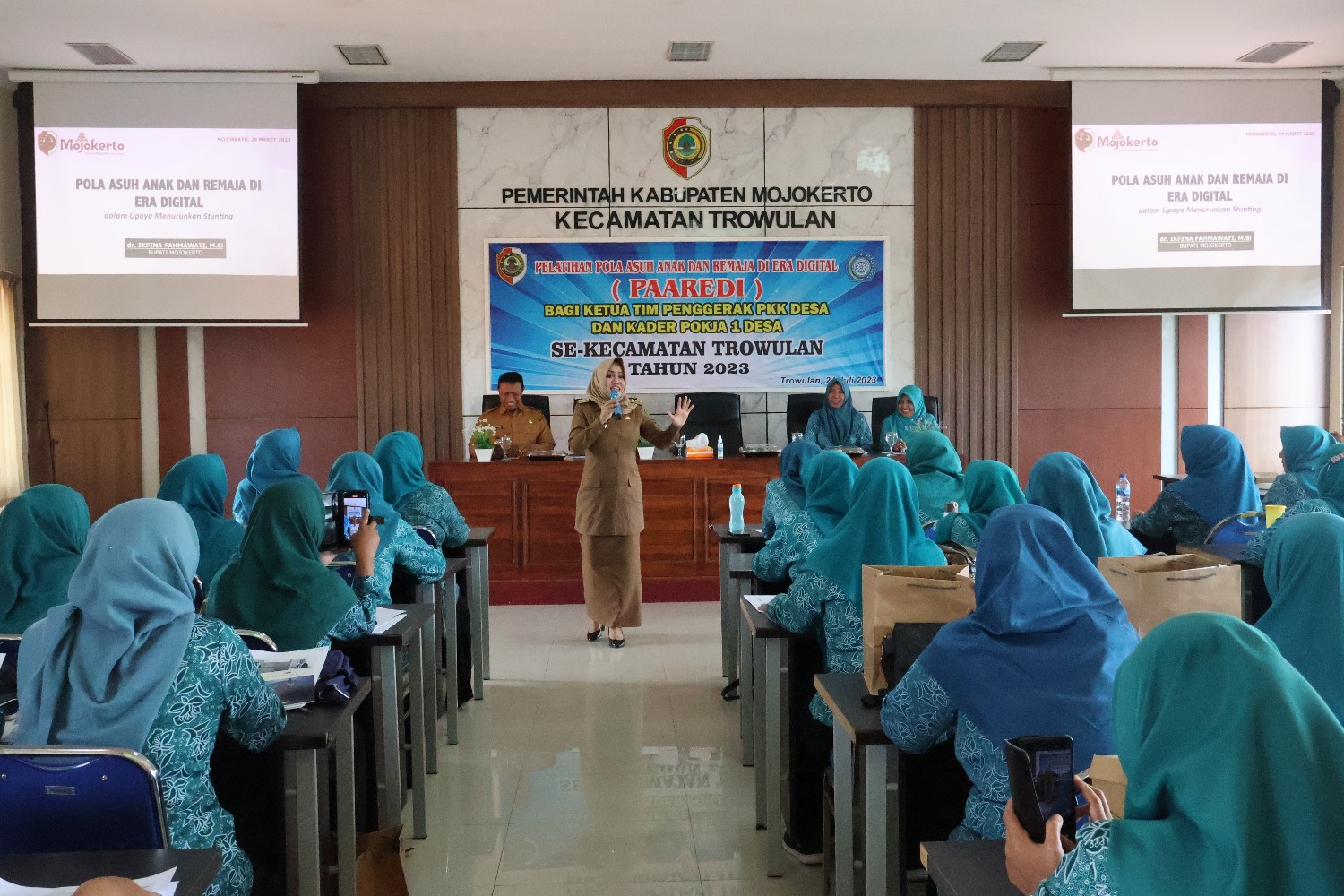 Pentingnya Pola Asuh Anak Dan Remaja, Kader PKK Jatirejo Dan Trowulan Ikuti PAAREDI