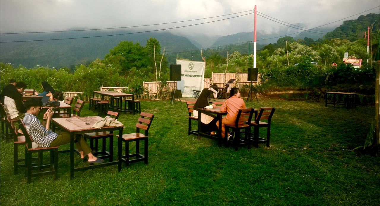 Asmaralaya Coffe & Roastery: Cafe Bertema 'Back to Nature' Dengan View Gunung Pangrango