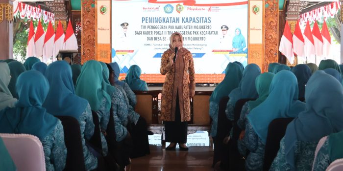 Bina TP PKK, Bupati Mojokerto Imbau Pentingnya Literasi Digital di Dunia Maya