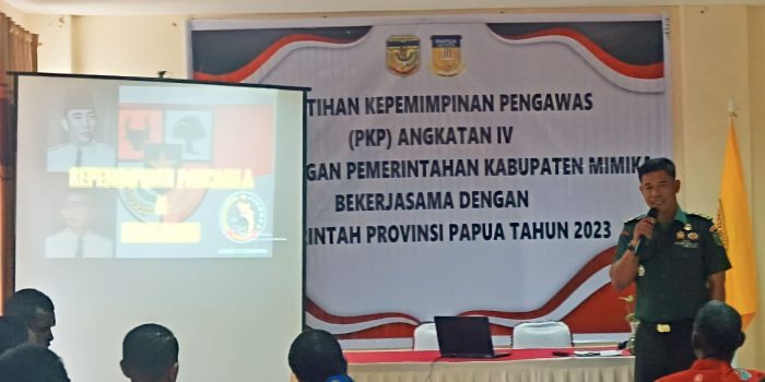 Kasdim 1710/Mimika Beri Materi Etika Dan Integritas Kepemimpinan Pancasila Kepada Peserta Pelatihan Kepemimpinan Pengawas