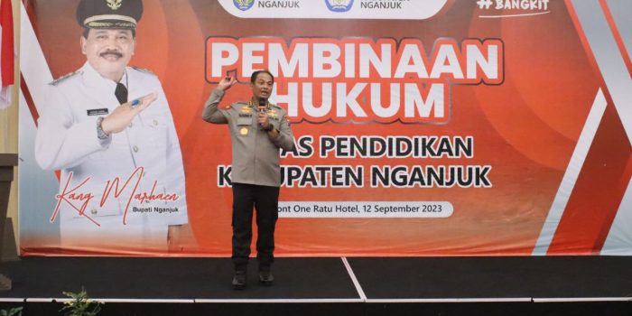 Pembinaan Hukum oleh Kabidkum Polda Jatim: Upaya Meminimalisasi Pelanggaran di Lingkungan Dinas Pendidikan Kabupaten Nganjuk