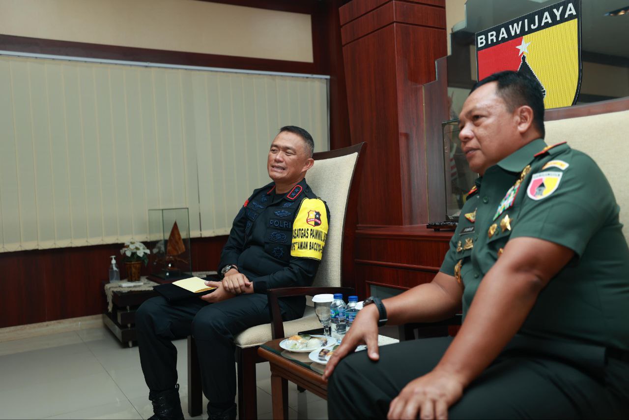 Sinergitas TNI-Polri Kawal Pemilu Damai 2024, Kapolda Jatim Kunjungi Kodam V Brawijaya