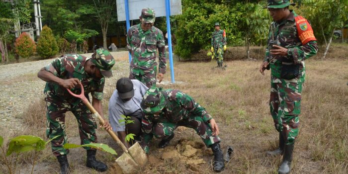 Kodim 1710/Mimika Bersama Masyarakat Kampung Mandiri Jaya Lakukan Penanaman Pohon Dalam Menyambut Hari Juang TNI AD