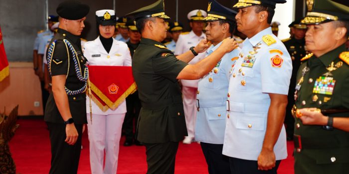 Lima Jabatan Strategis di Lingkungan TNI Diserahterimakan