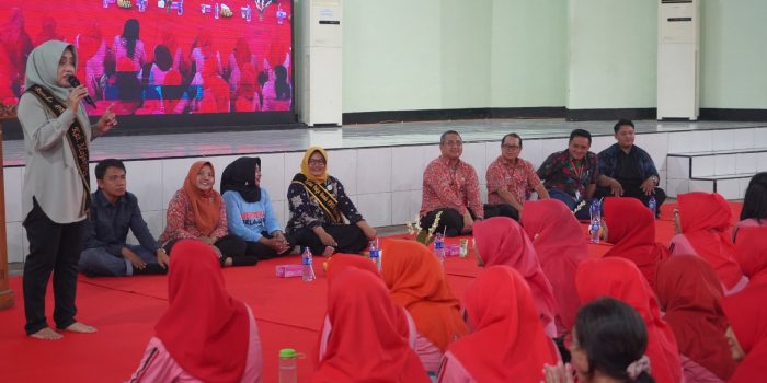 Hadiri Pelatihan Ice Breaking dan Teknik Mendongeng, Bupati Ikfina : mendongeng adalah kegiatan yang menambah pengetahuan dan kosakata bagi anak