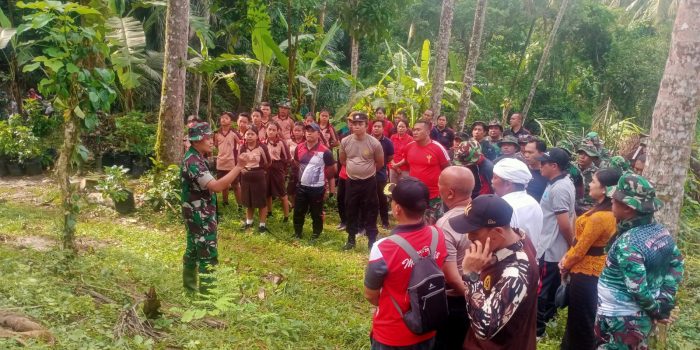 TNI Manunggal Membangun Desa Ke-119 Tanam 150 Pohon Alpukat di Desa Selumbung