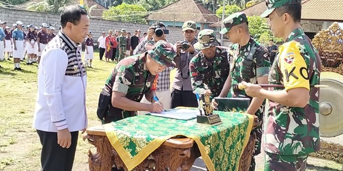 Panglima Kodam IX/Udayana Secara Resmi Menutup Program TMMD Ke-119 Kodim 1623/Karangasem