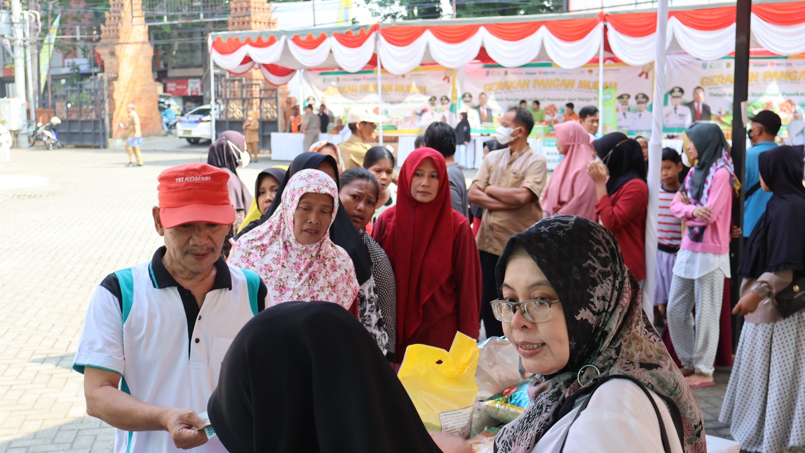 Bupati Ikfina Ikuti Apel Siaga Pengamanan Pasokan dan Harga Pangan dan Gelar Adakan Gerakan Pangan Murah