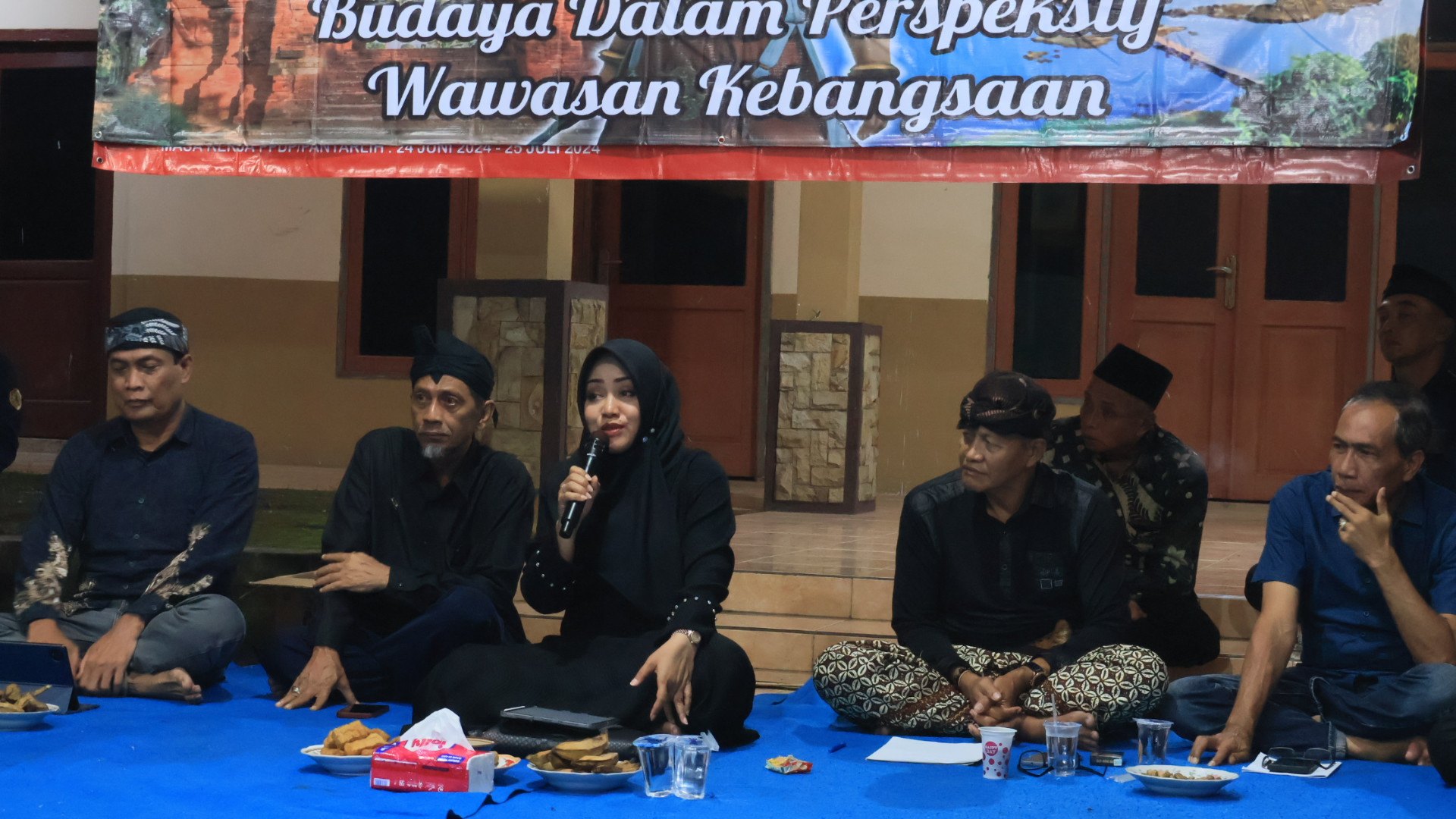 Gelar Dialog Budaya, Bupati Ikfina Minta Pegiat Seni Ikut Andil Melestarikan Budaya Majapahit