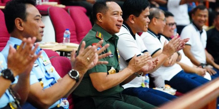 Panglima TNI Saksikan Laga Final Bola Voli Kartini Cup XX Tahun 2024