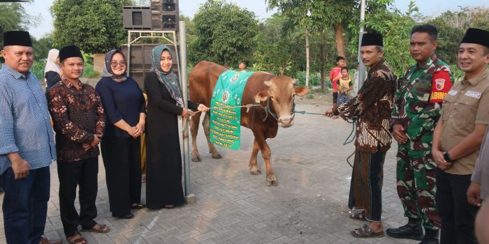 Menjelang Hari Raya Idul Adha 1445 Hijriah/Tahun 2024, Pemerintah Kabupaten Mojokerto memberikan bantuan hewan kurban.