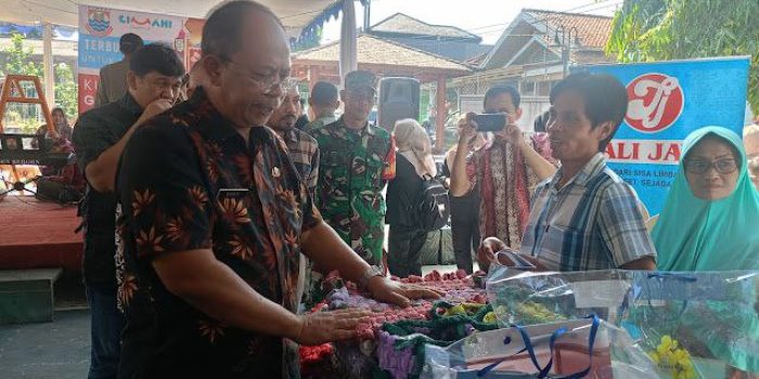 Sekda Kota Cimahi Hadiri Kegiatan One Product One RW Tingkat Kelurahan Melong