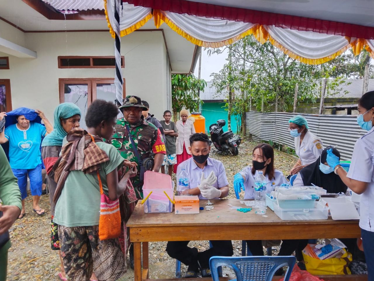 Babinsa Koramil 1710-02/Timika Ikuti Donor Darah Pada Peringatan Hari Bakti TNI AU Ke-77 Tahun 2024
