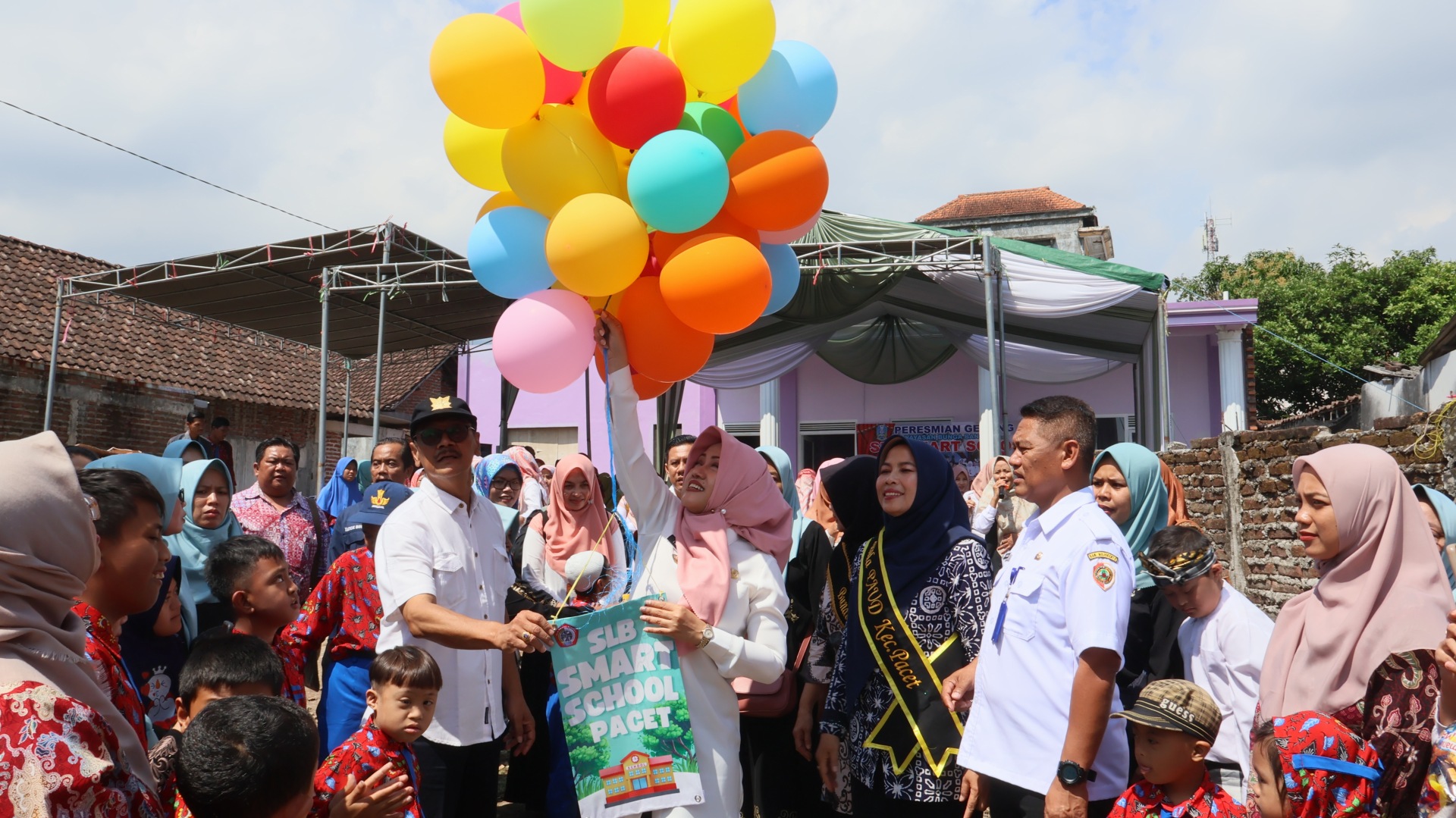 Upaya Tingkatkan Kualitas Pendidikan ABK, Bupati Ikfina Resmikan Gedung Baru SLB Smart School Pacet