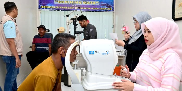 Sambut Hari Bakti ke-79 TNI AU 2026, Lanud Sjamsudin Noor Gelar Pemeriksaan Mata Gratis bagi Masyarakat Kalsel